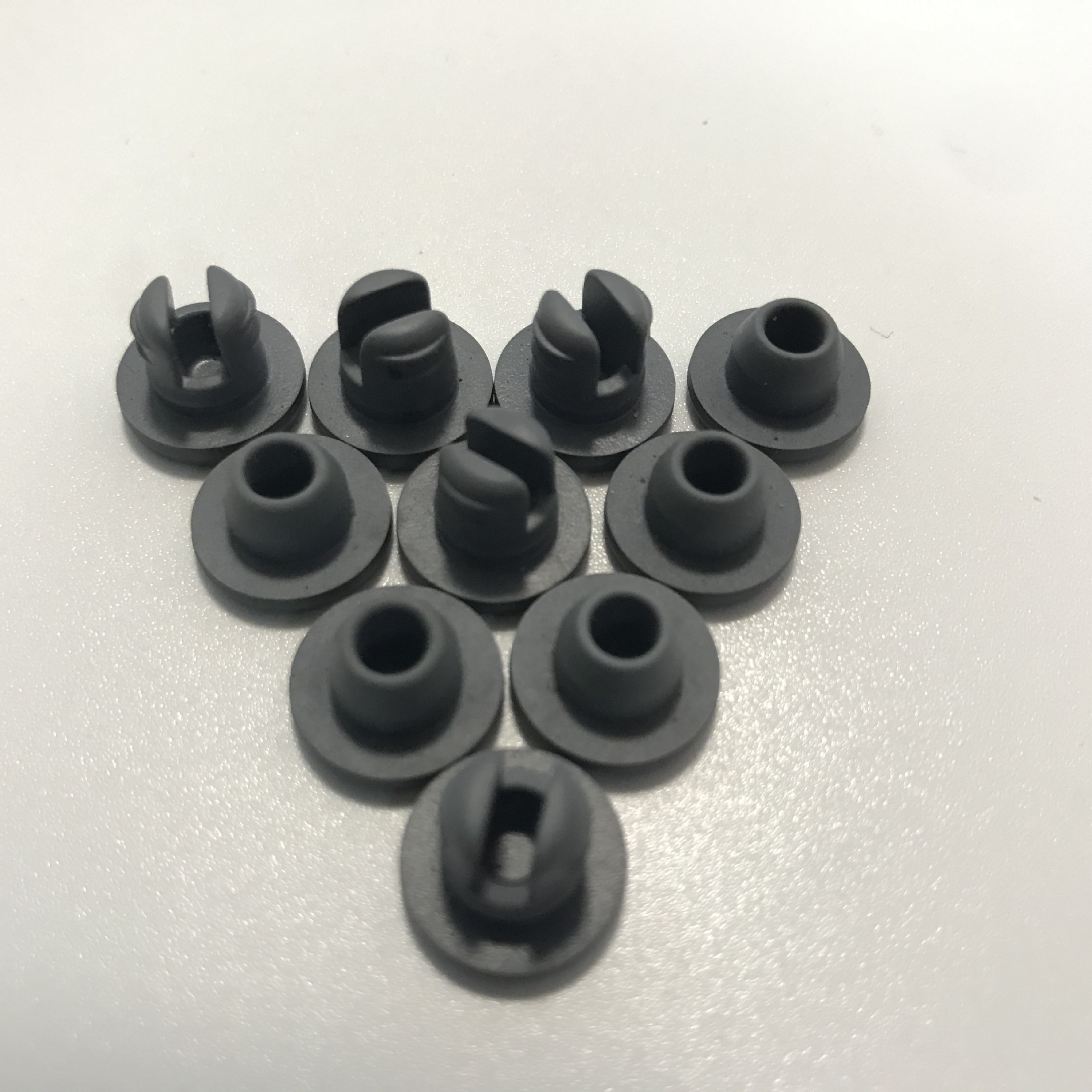 13口丁基胶塞 硅胶塞 耐高低温 冻干胶塞 密封瓶内塞 西林瓶配套