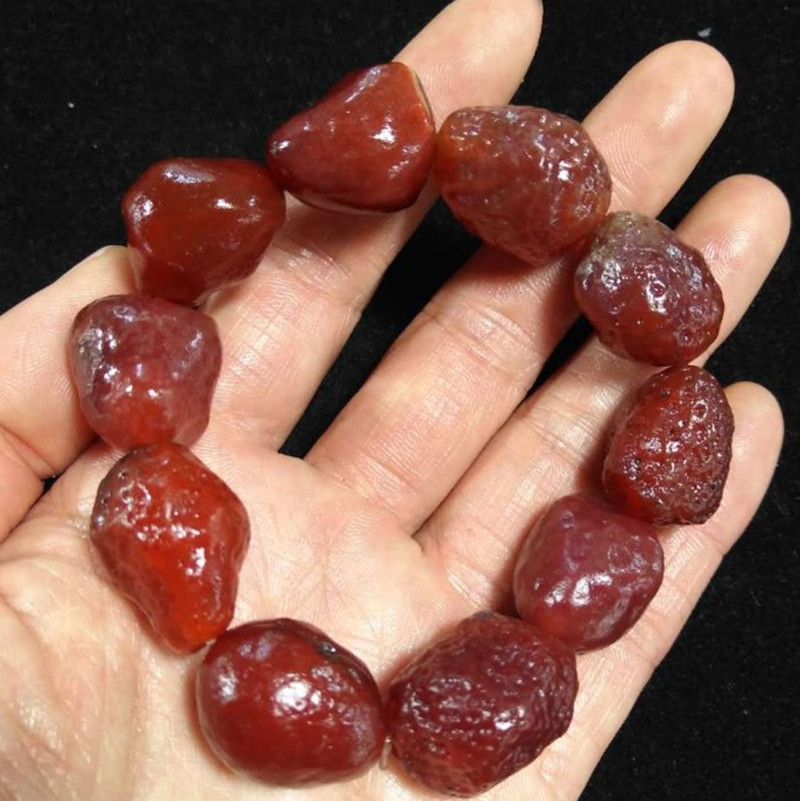 天然玛瑙原石阿拉善戈壁料筋脉石手串 深红色糖心玛瑙原石手链
