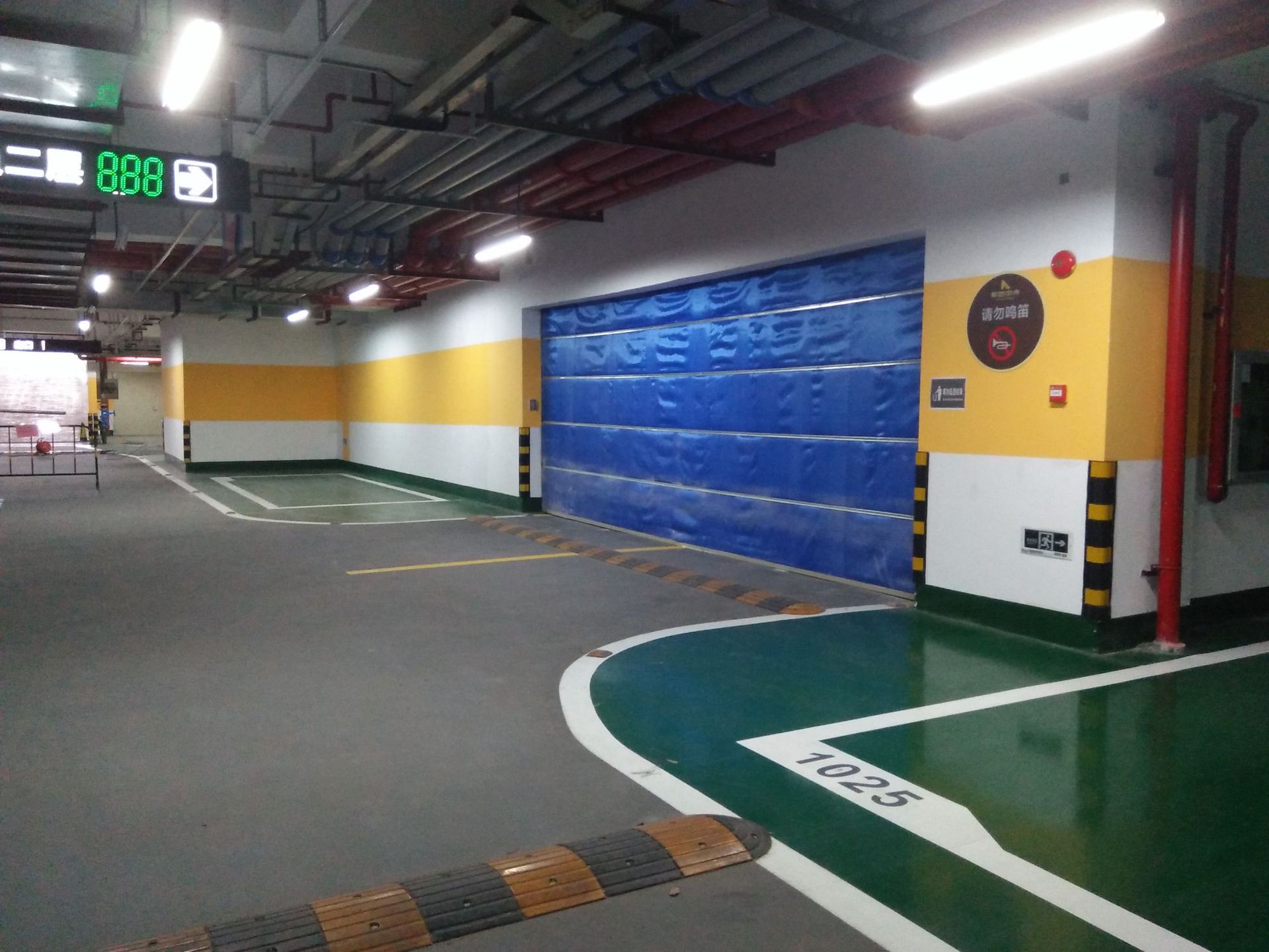 深圳防火门电动卷帘门商场电动卷闸门消防门车库提升门