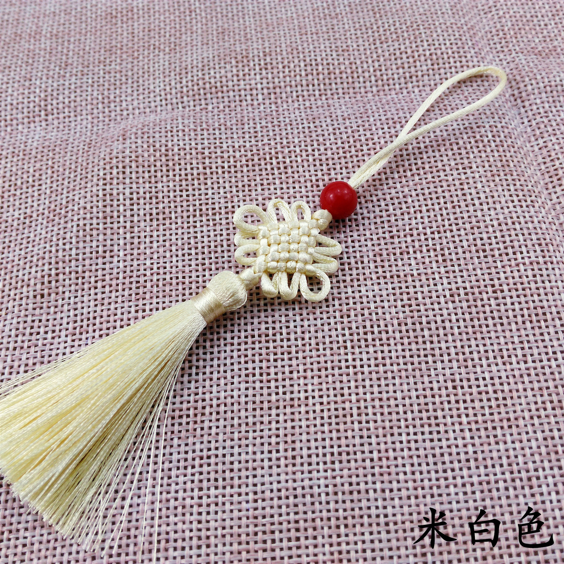 流苏是什么(流苏是什么材质)-第2张图片-潮百科