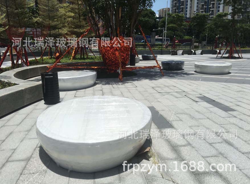 商业街美陈玻璃钢家具坐凳 商场休闲椅雕塑 树池玻璃钢座椅