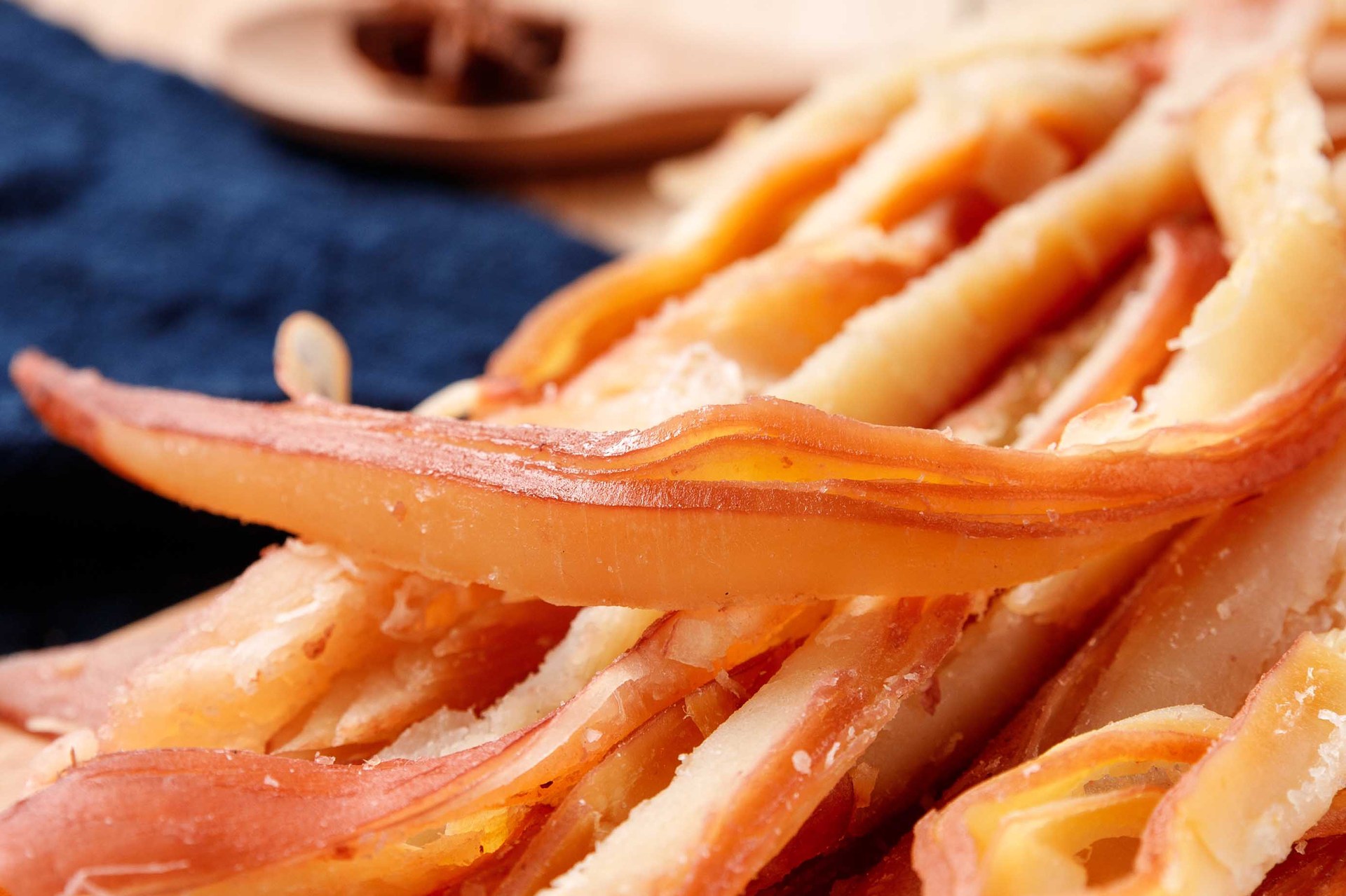 厂家出口儿时味道休闲海产品零食胶东特产网商销售炭烤墨鱼条