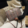 Female bag 2019 new pattern Korean Edition Inclined shoulder bag lattice One shoulder Diagonal bag The single shoulder bag mobile phone shell Little bag Female bag 2019 new pattern Korean Edition Inclined shoulder bag lattice One shoulder Diagonal bag The single shoulder bag mobile phone shell Little bag