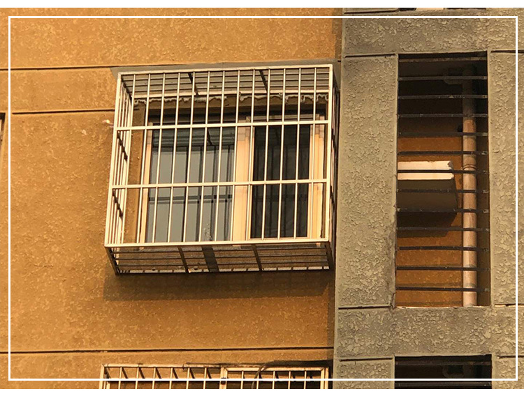 北京厂家直销欧式烤漆不锈钢防护窗 新型家用焊接防盗网