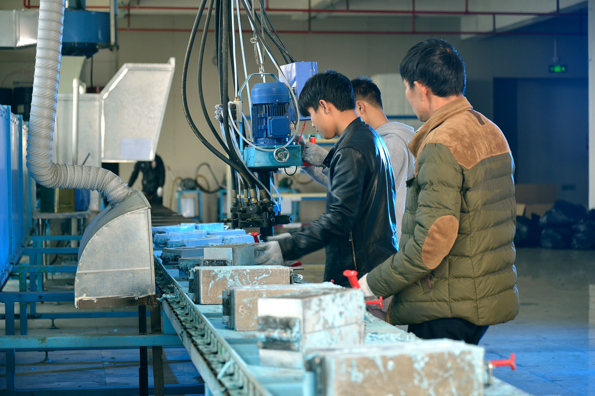 厂家直销pu发泡异型加工制品pu自结皮坐垫 pu发泡球加工定制