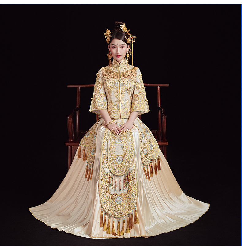 香槟色刺绣镶钻立领显瘦秀禾新娘礼服 结婚敬酒古典礼服大秀禾服