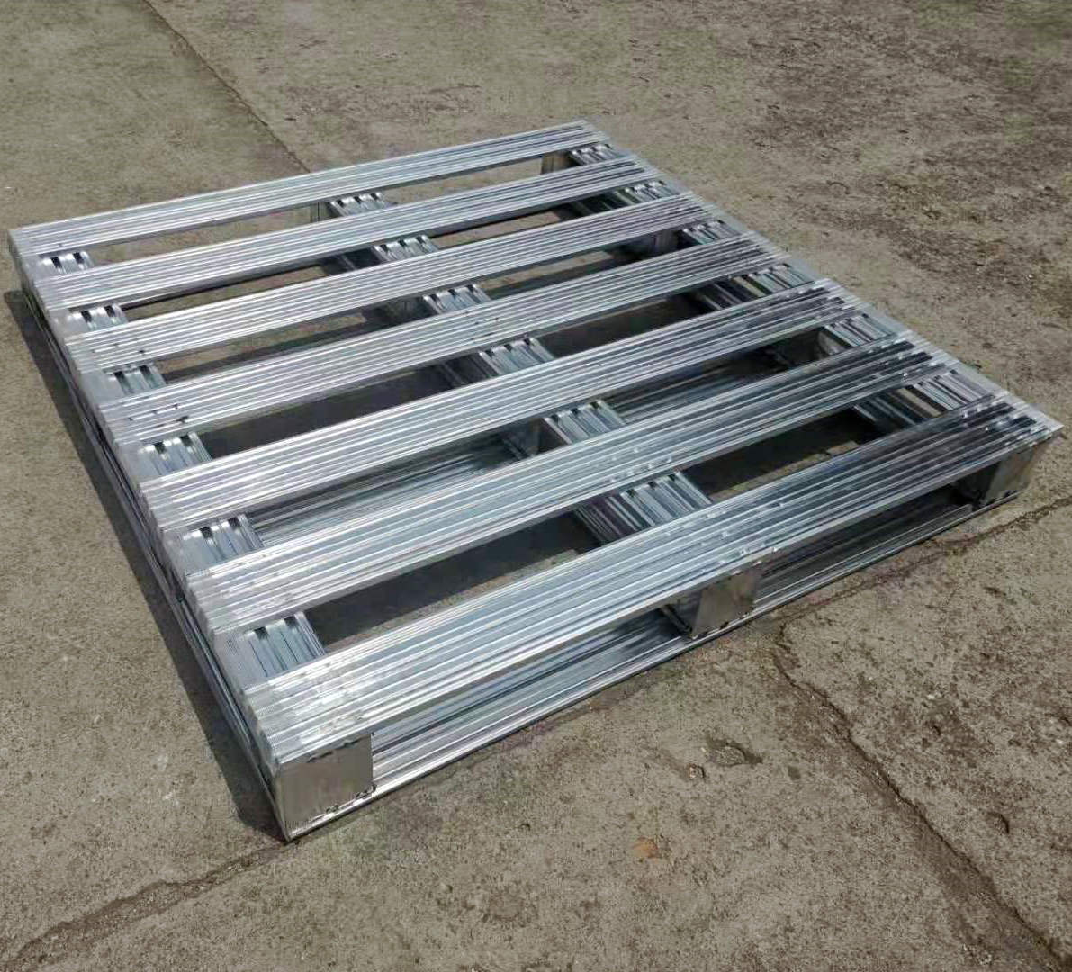 800*800镀锌铁托盘 金属托盘栈板 多规格防潮钢制金属托盘