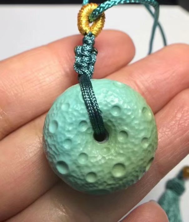 湖北纯天然原矿绿松石瓷釉级陨石坑面包圈挂件挫18k金平安扣 厂家