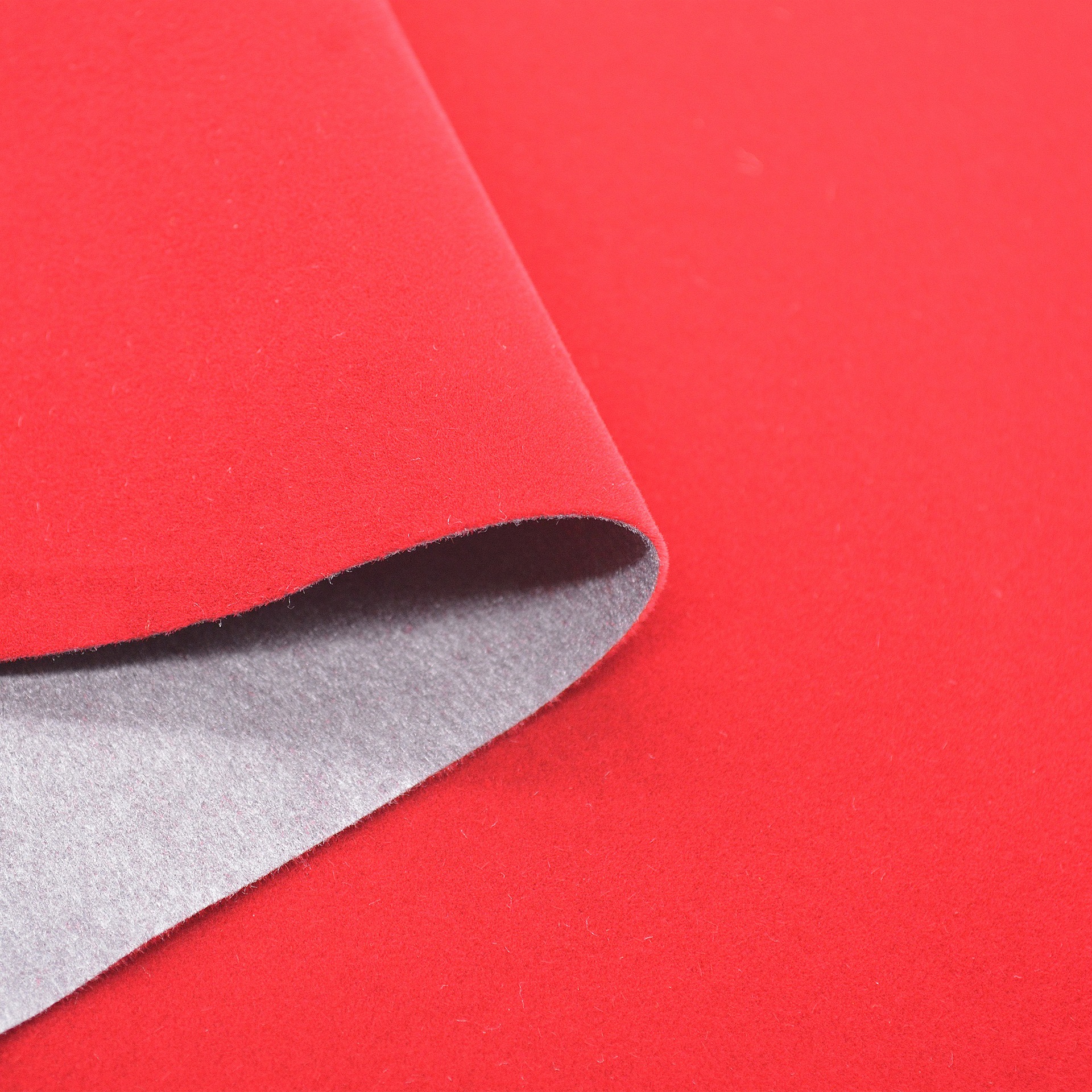 厂家直销植绒布红色长毛自粘植绒布饰品包装盒绒布背面带胶植绒布
