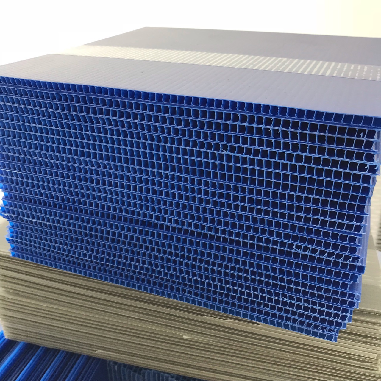 厂家直供防静电导电阻燃pp塑料中空板格档衬板刀卡