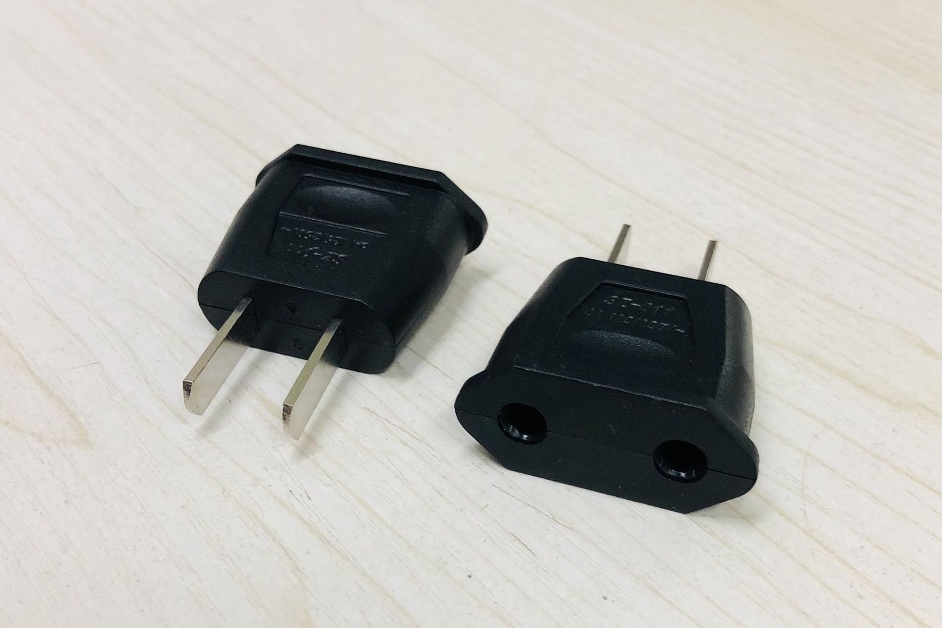 德标转美规转换插头欧规转国标插头转换器2圆转2扁国标转接头批发