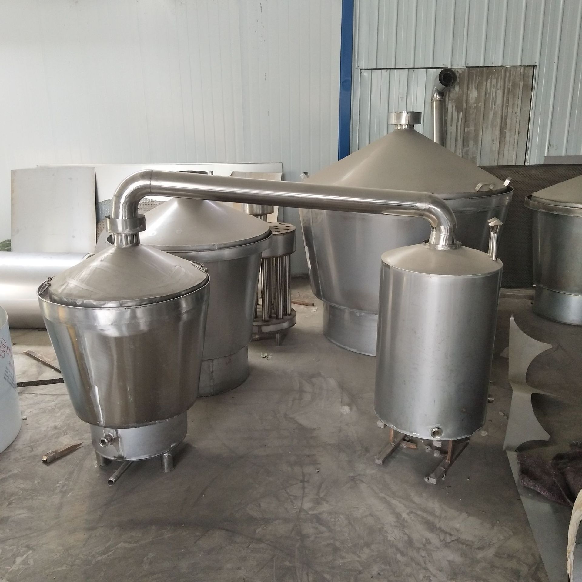 厂家热销小型家用酿酒设备 家用造酒设备价格 100斤粮食酒锅-阿里巴巴