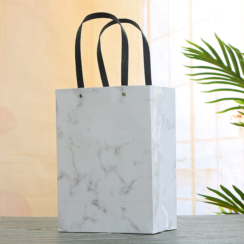 White Cowhide Large Paper Bag Handbag Underwear Socks Packing Box White Paper Carton Paper Bag Universal Packaging Wholesale