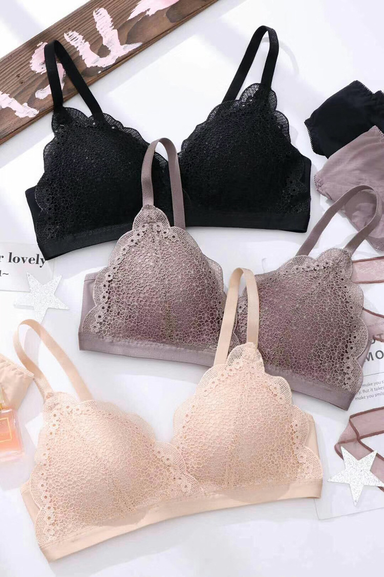 新品俏皮小姐蕾丝镂空少女三角薄杯文胸套装舒适无钢圈双排扣内衣