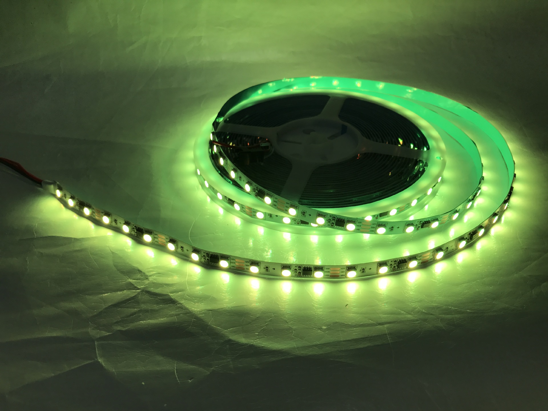 工厂可按要求生产定制各规格低压灯条灯带,5050/3825