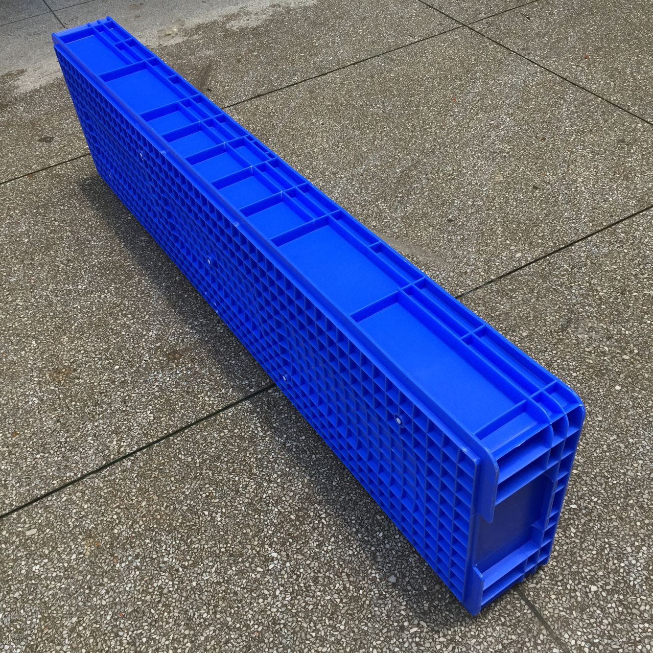 厂家供应蓝色新料汽配箱 1350*30*135车间物料存放胶框加厚灯管箱