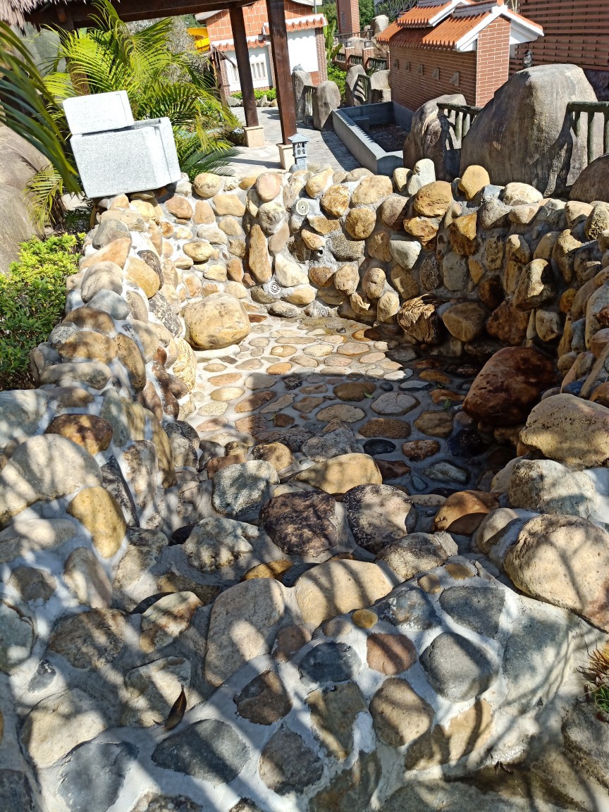 泉州鹅卵石天然河卵石溪石人造湖鹅卵石假山鱼池鹅卵石