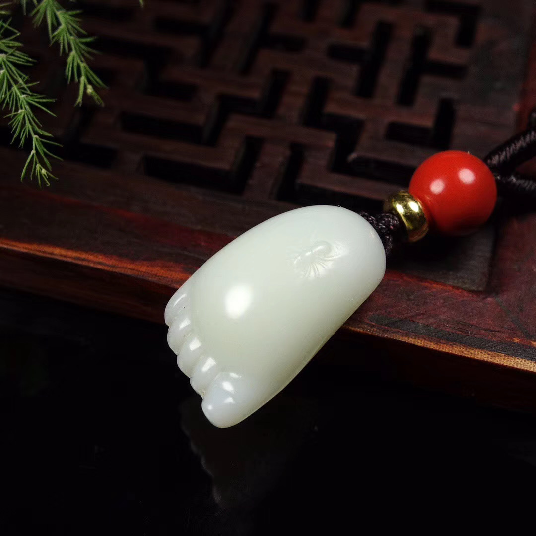 新疆和田玉白玉吊坠知足常乐小脚丫子挂件精美包挂手机挂礼品礼物