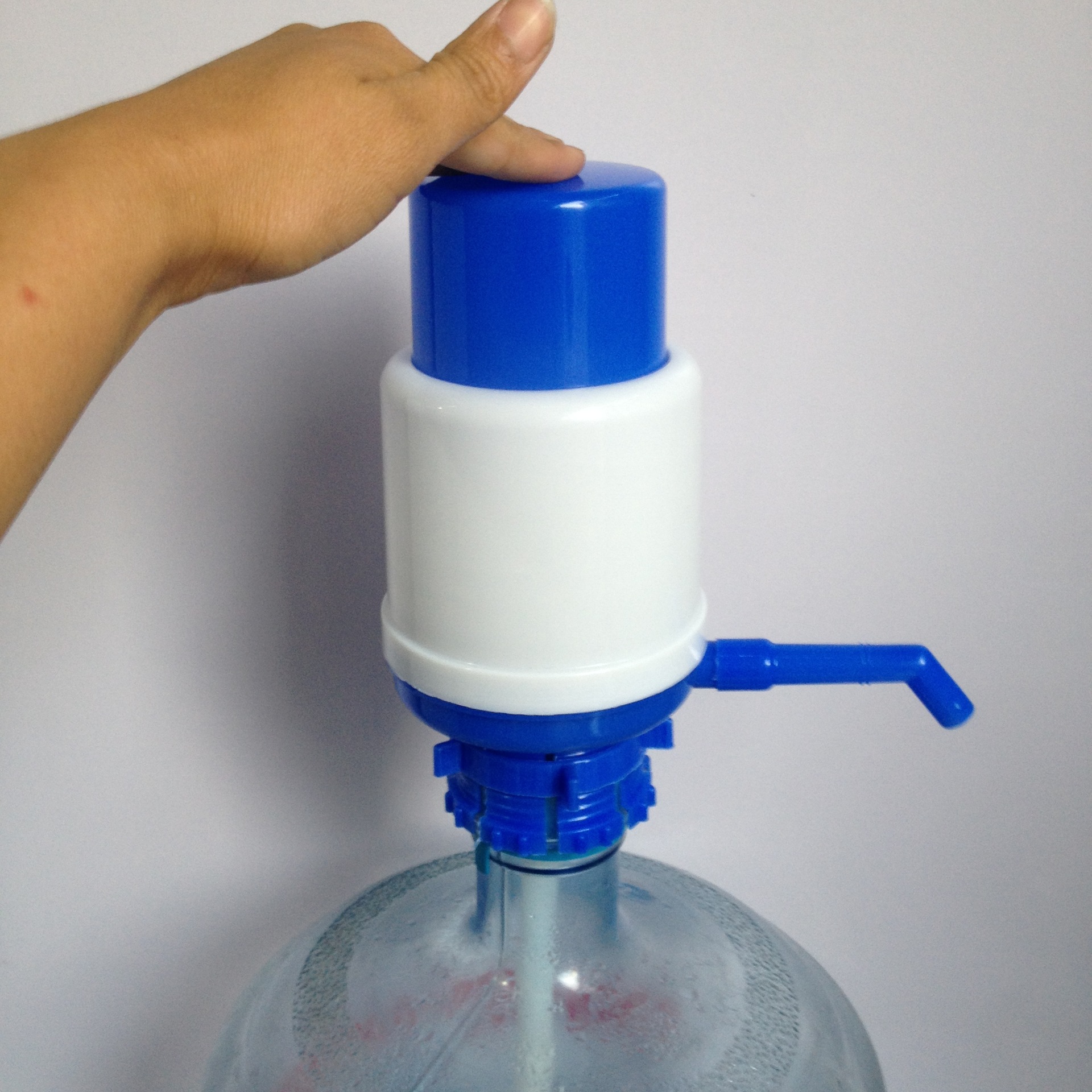 水厂水站家用专供赠品 抽水器 大号中号透明手压泵 桶装水压水器