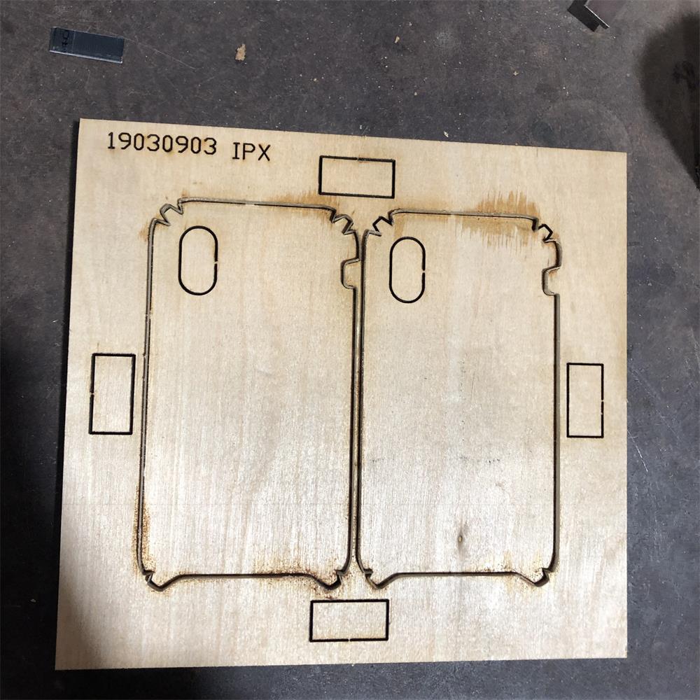 0成交8副厂家供应各类皮具箱包钱包配件 手机皮套配件冲压加工激光刀