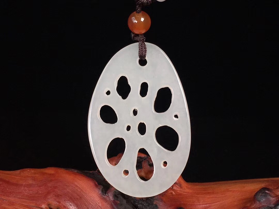 厂家直销天然和田玉莲藕吊坠玉石男女款镂空连年有财玉佩送证书