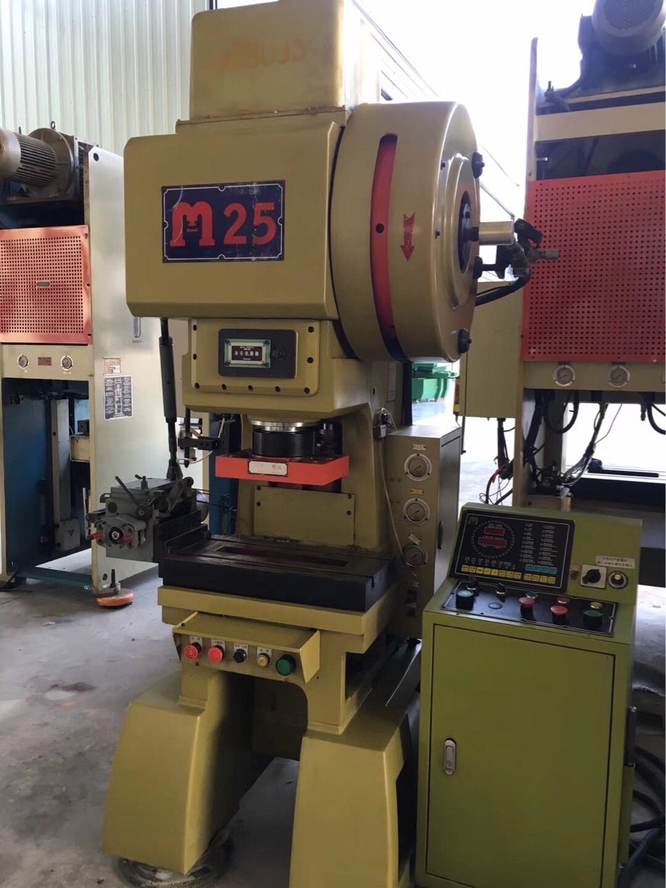 转让二手台湾高速冲床25吨40吨63吨高速冲床