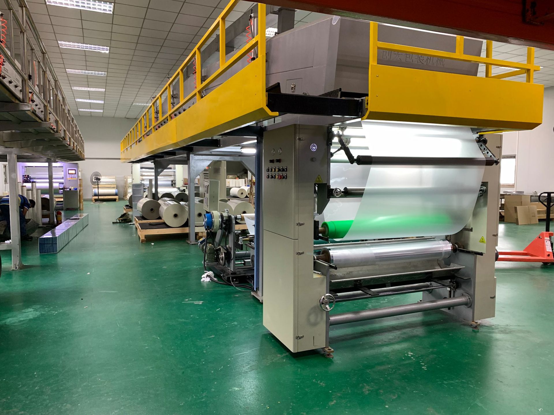 温州创宏1300铝膜白卡纸复合机铝箔复合机金卡纸复合机