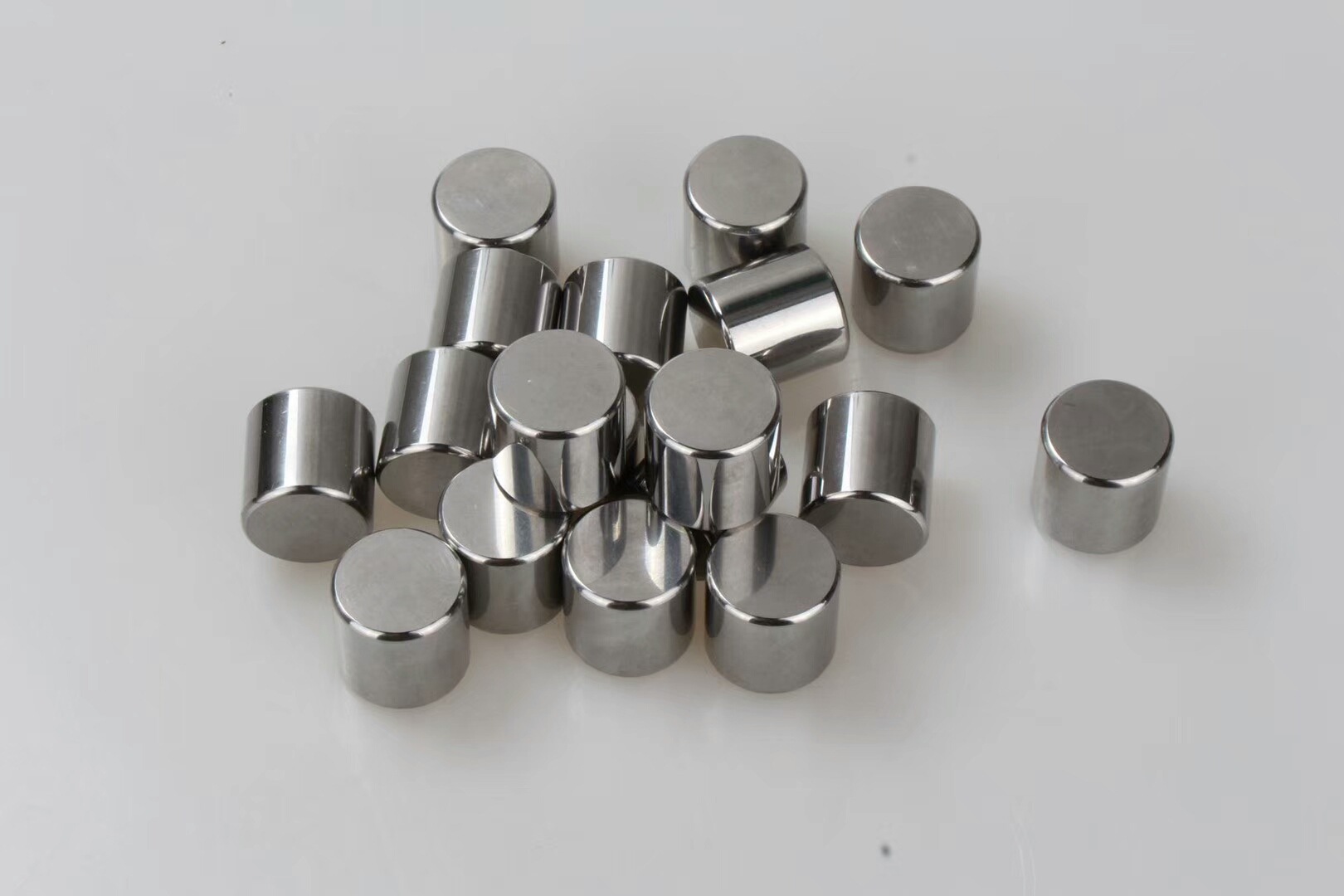 直径2mm--50mm分选高质量滚针轴承钢厂家批发质量好抛光滚针滚子