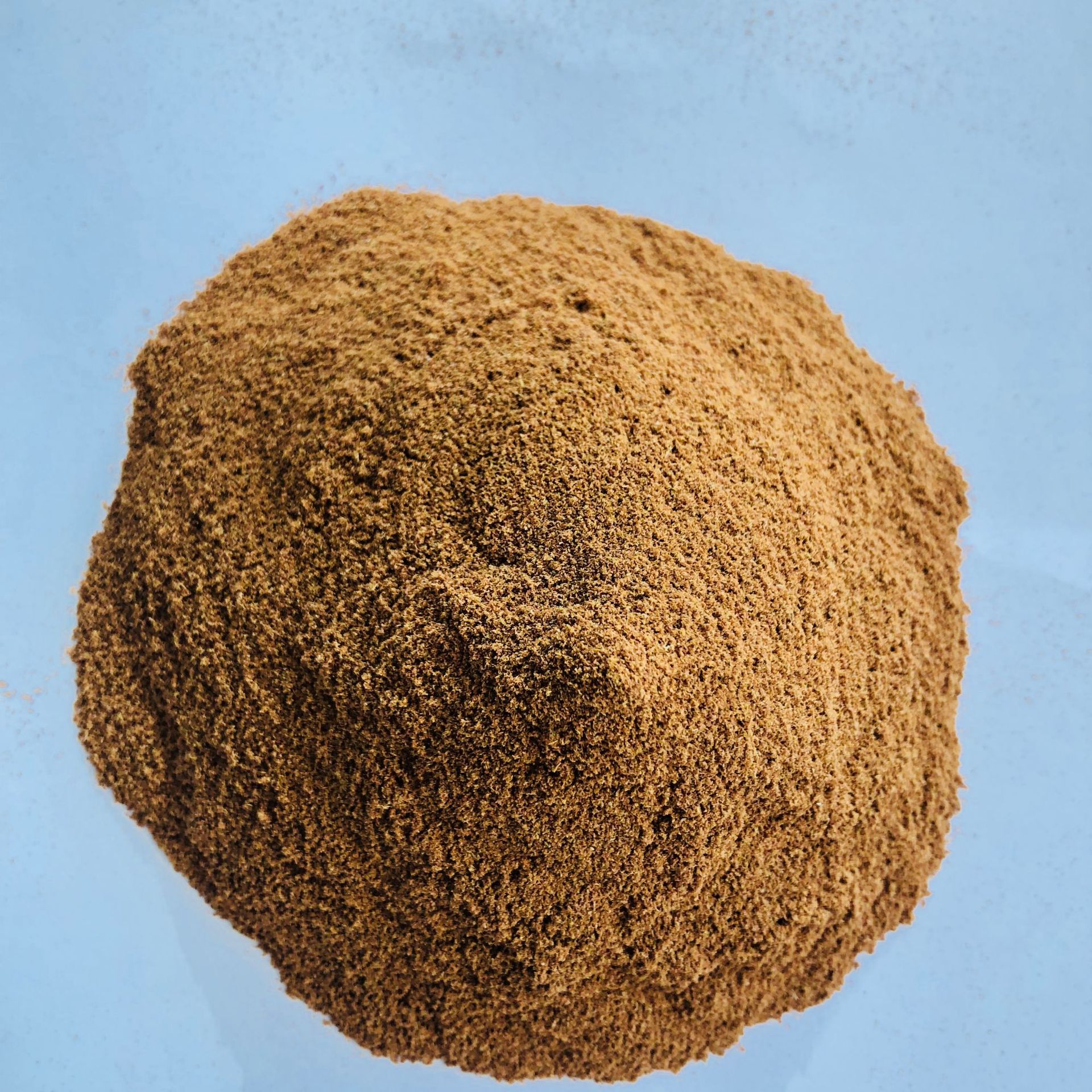 厂家供应松果粉 适合蛋鸡鸭鹅家禽饲料 增加蛋壳鲜亮蛋黄色泽变深