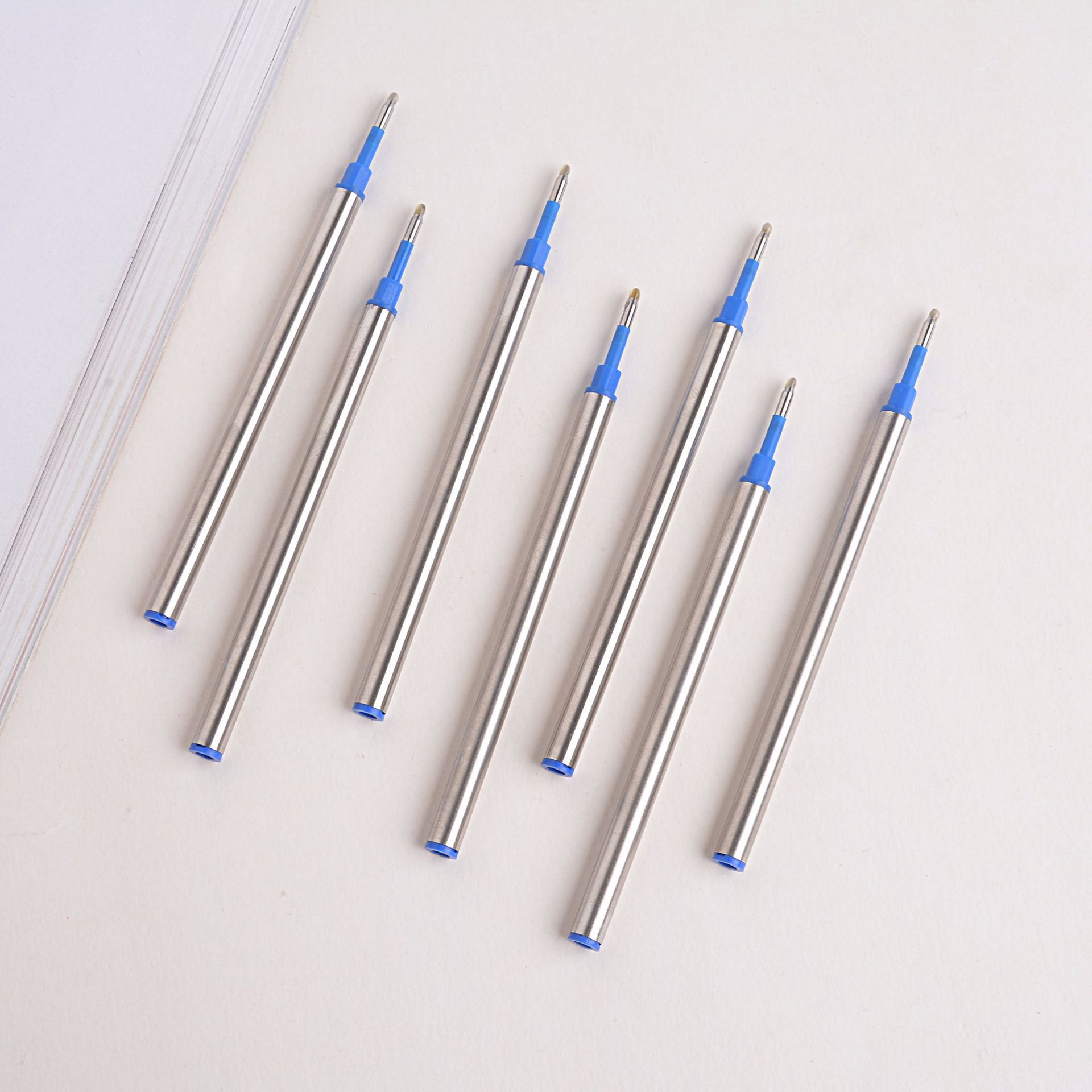 供应金属中性笔芯 通用水芯 旋转签字笔芯 0.5mm宝珠笔芯(现货)