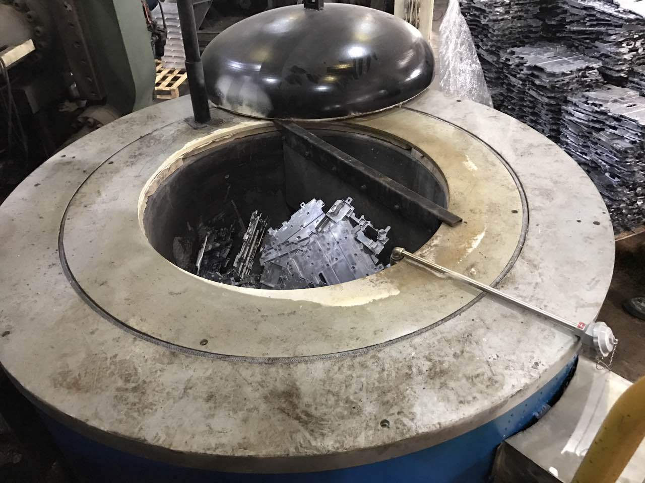 500kg小型中频电磁感应加热熔铝炉 坩埚压铸节能环保工业熔炉设备