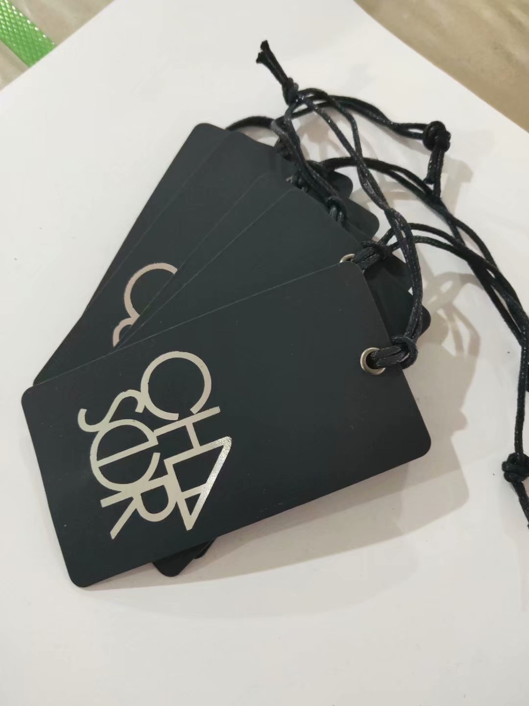 厂家直销服装吊牌定做 高端品质触感黑卡烫金吊牌 包邮