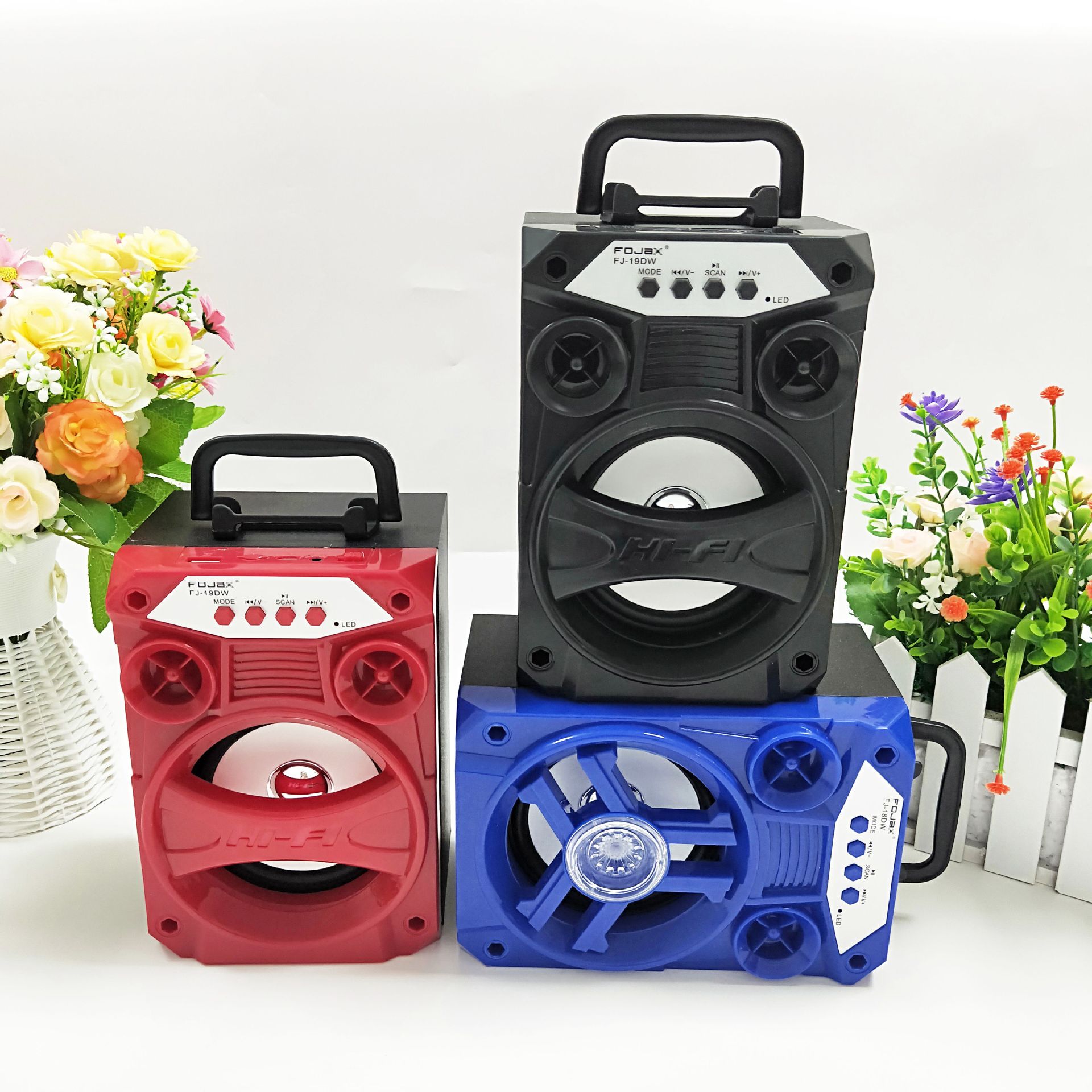 无线蓝牙音箱新款广场舞蓝牙手提户外手机便携插卡厂家直销音箱