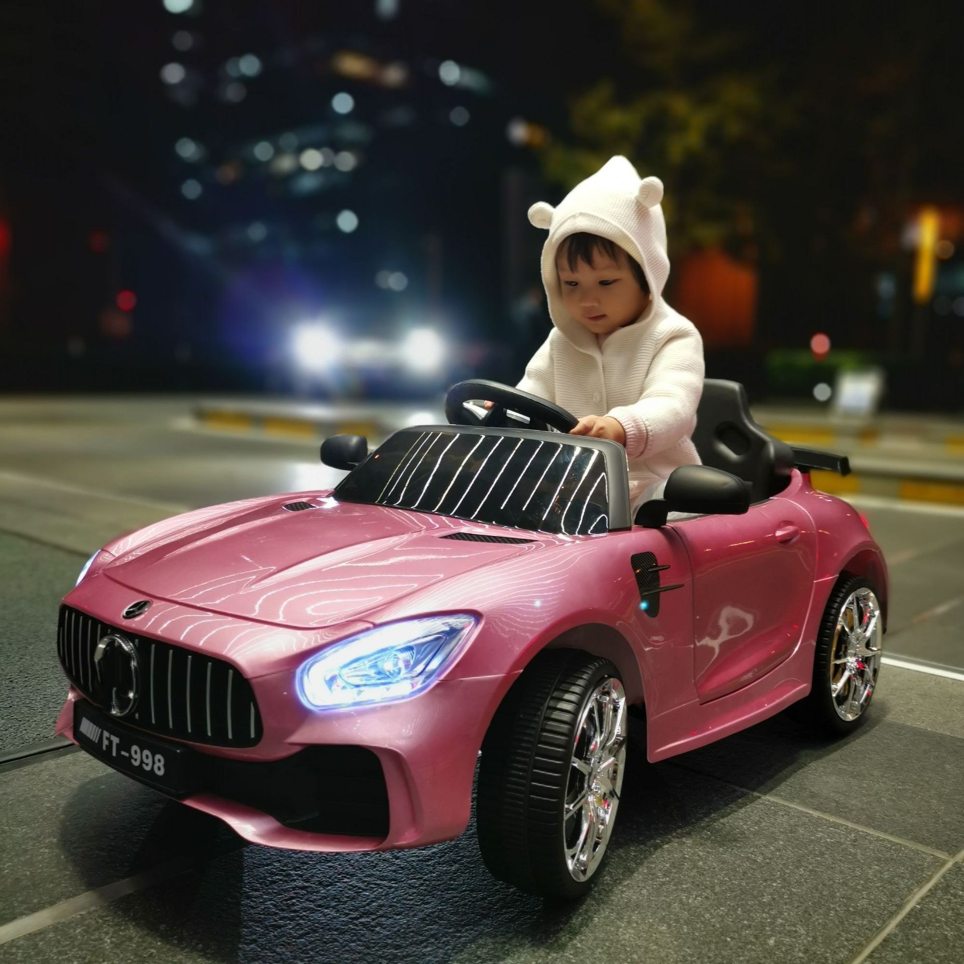 儿童电动车可坐人 四轮带遥控汽车男女小孩1-4岁摇摆玩具童车批发