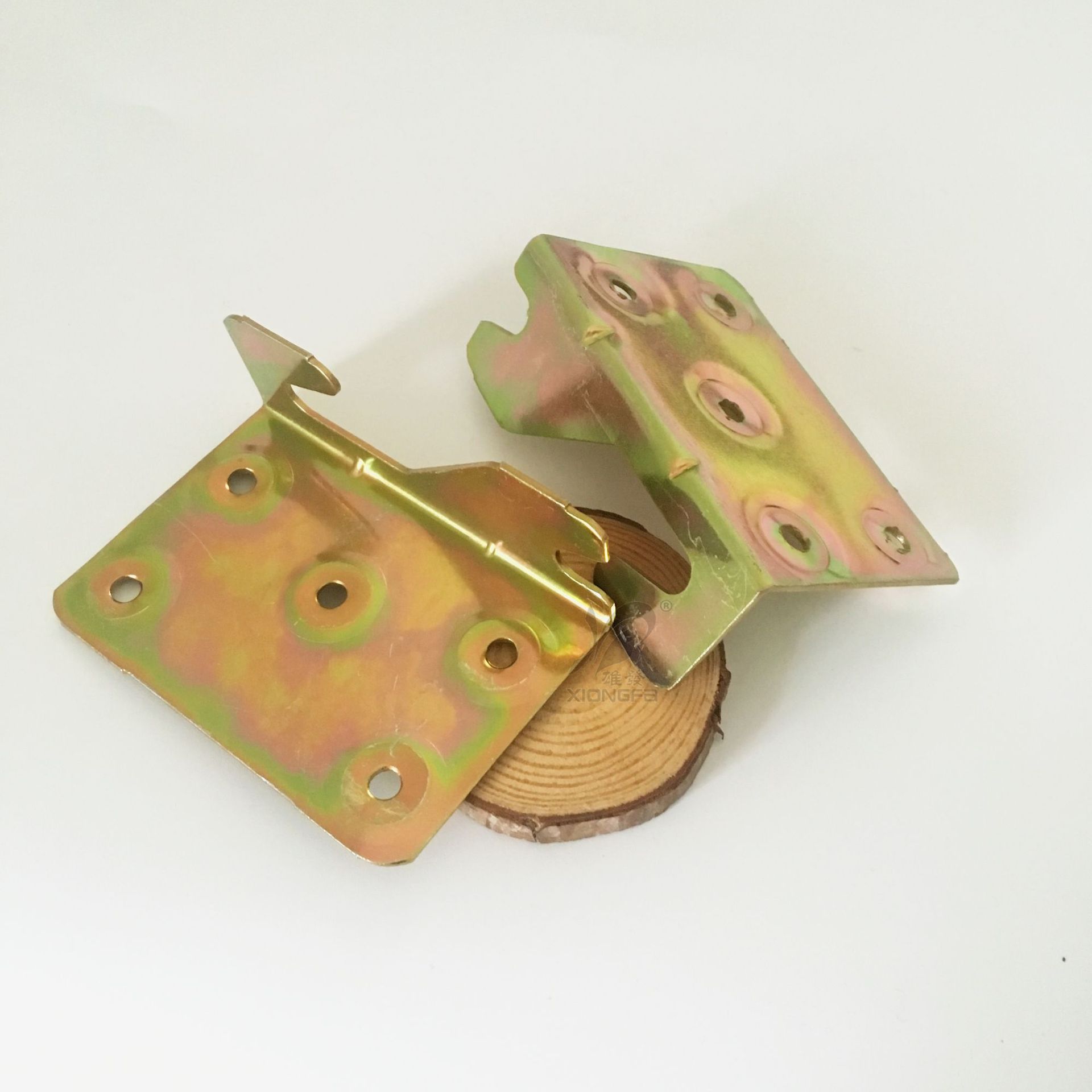 厂家直销 81中板床板床挂角铁床用连接件木床插固定五金配件批发