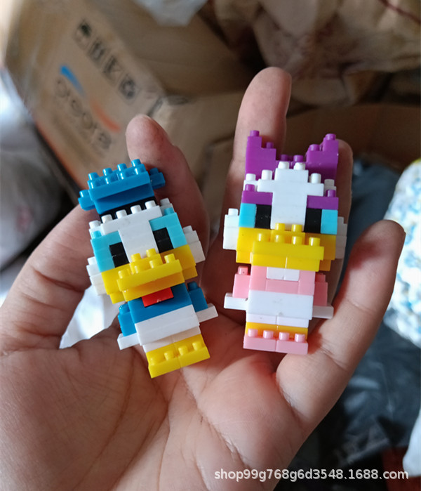 日单唐老鸭黛西积木造型样式挂件散货摆件