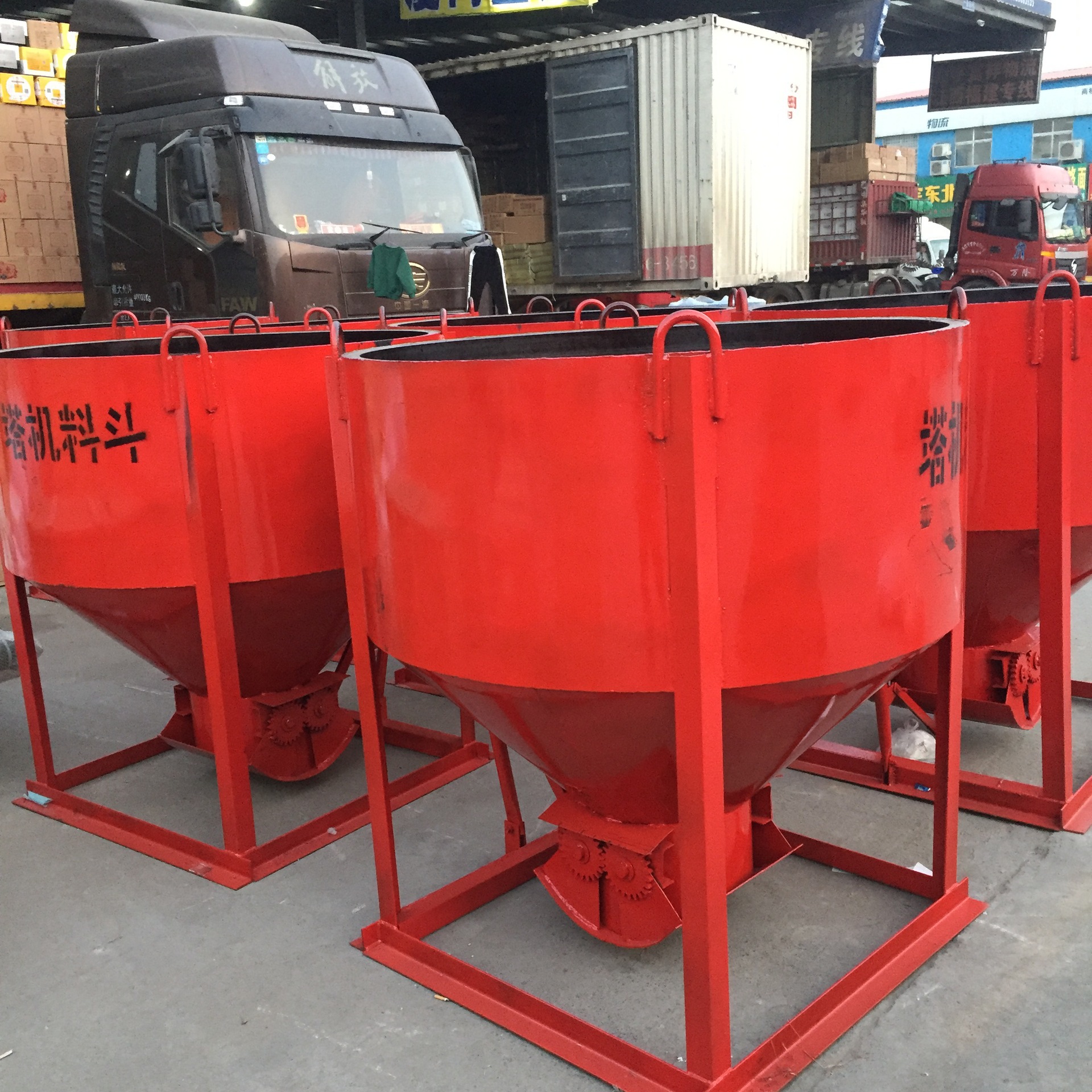 5立方混凝土料斗 方形装砂浆污泥塔基料斗 可定制叉车