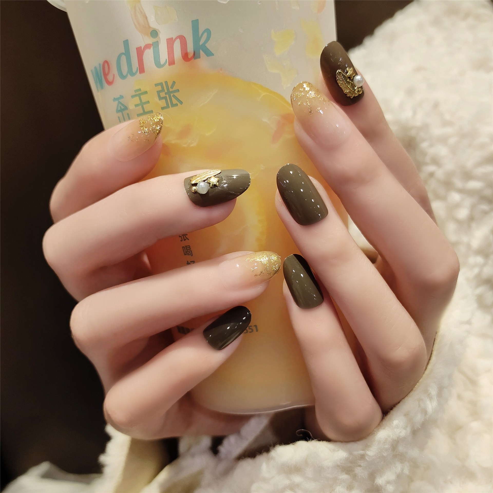 畅销爆款装饰美甲成品简约日常可穿戴假指甲贴片工厂批发24片装