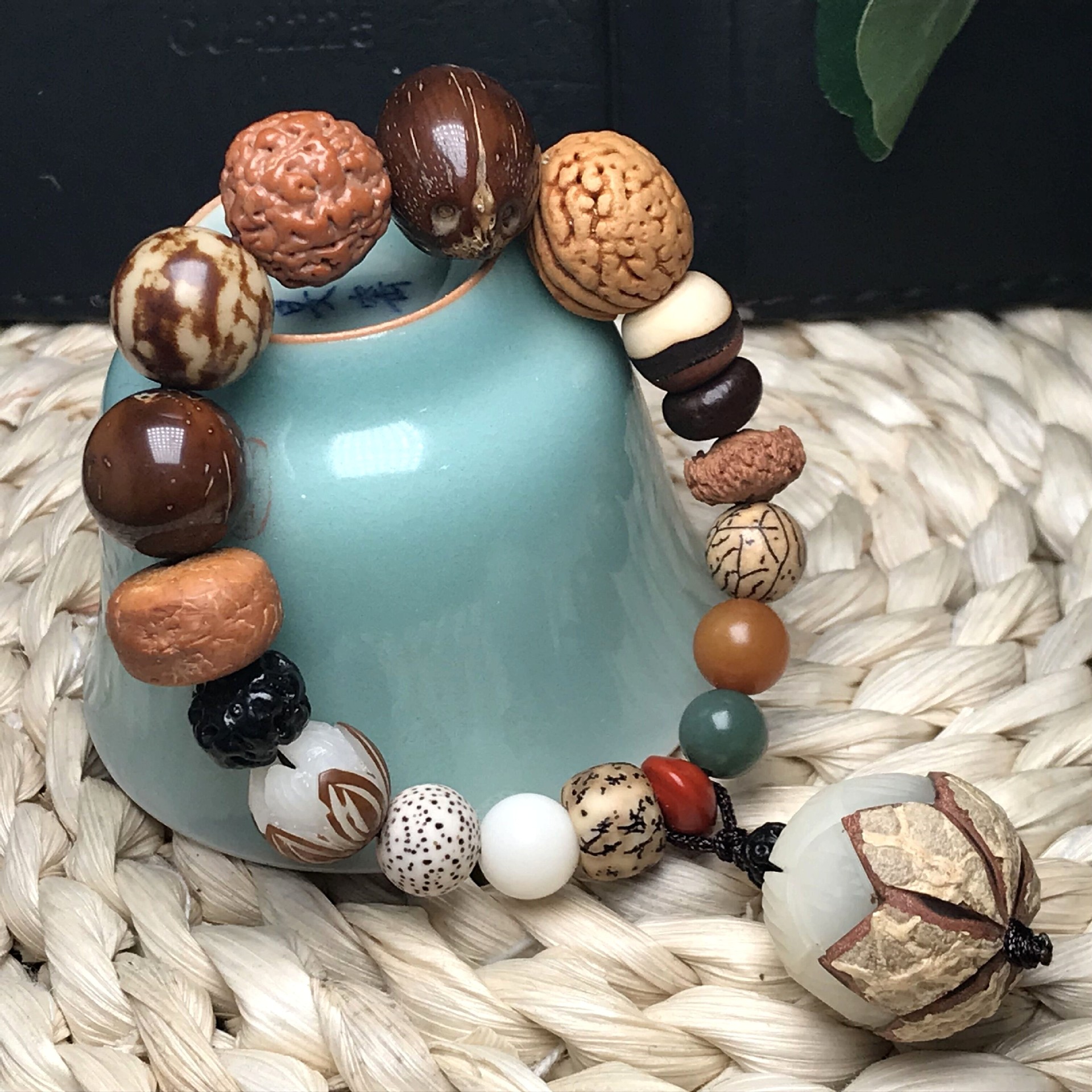 Wholesale Beads Bracelet Eighteen Prayer Beads Bracelet Duobao Bodhi Original Seed Buddha Beads Bracelet Men and Women Bracelet Wooden Beaded Bracelet