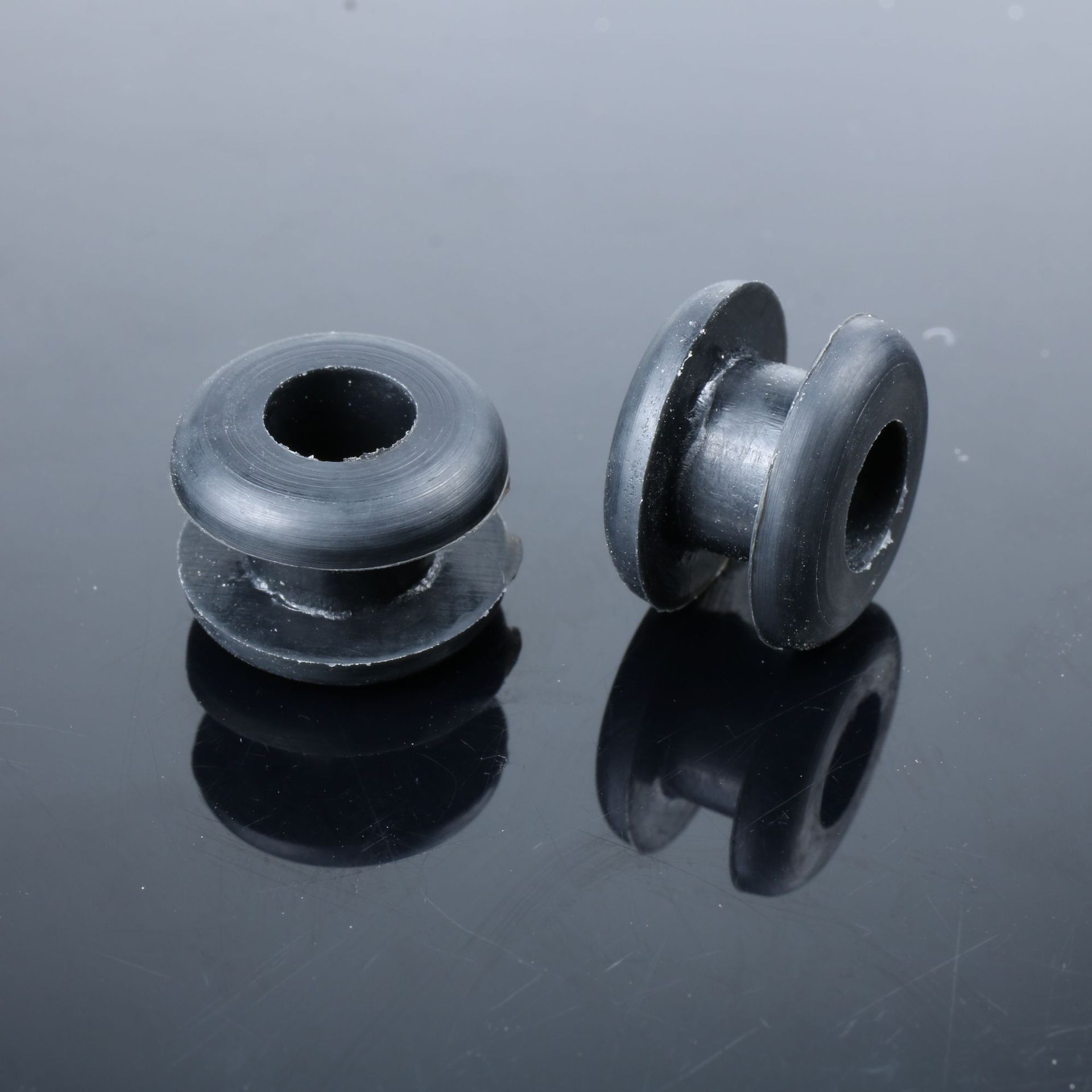 批发青岛阻燃防火硅胶护线圈 黑/白单面双面耐温橡胶护线套