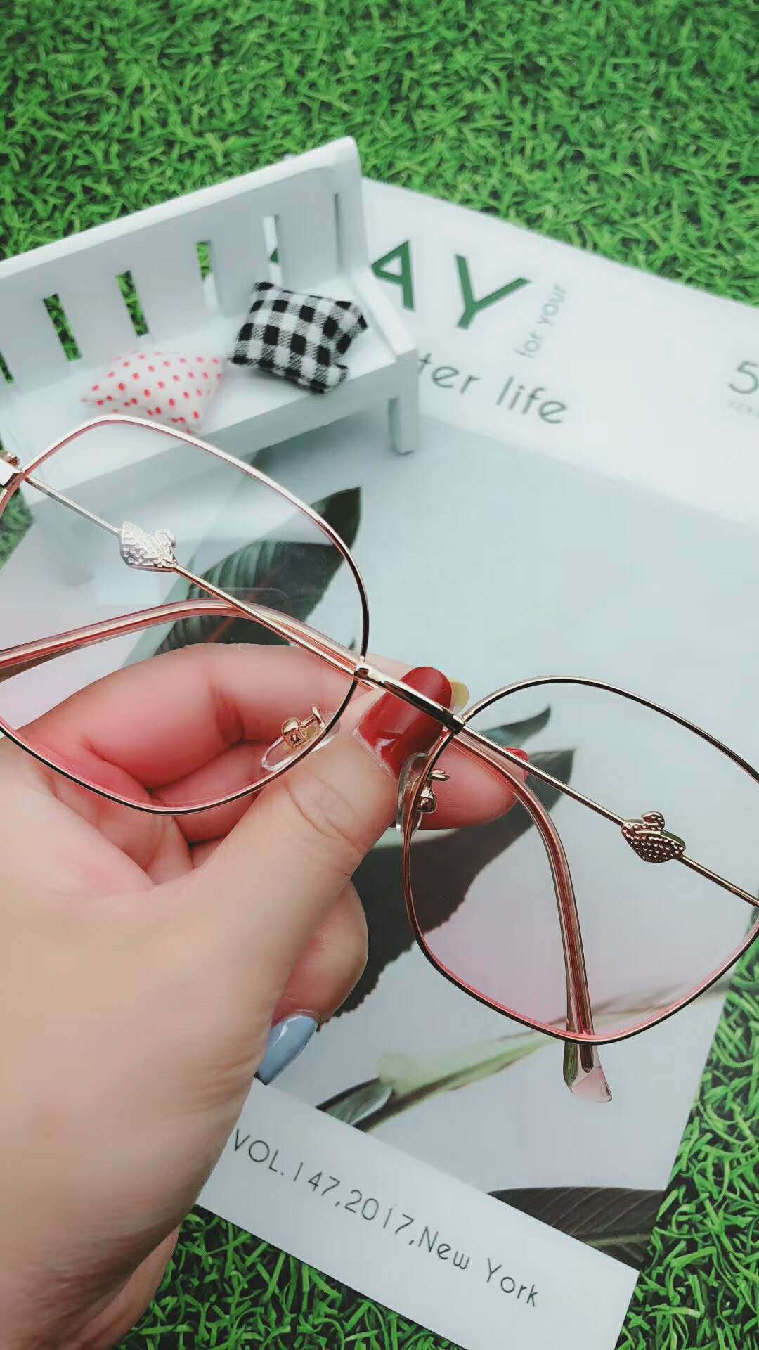 2019新款时尚小天鹅太阳镜不规则多边形个性防蓝光平光眼镜潮墨镜