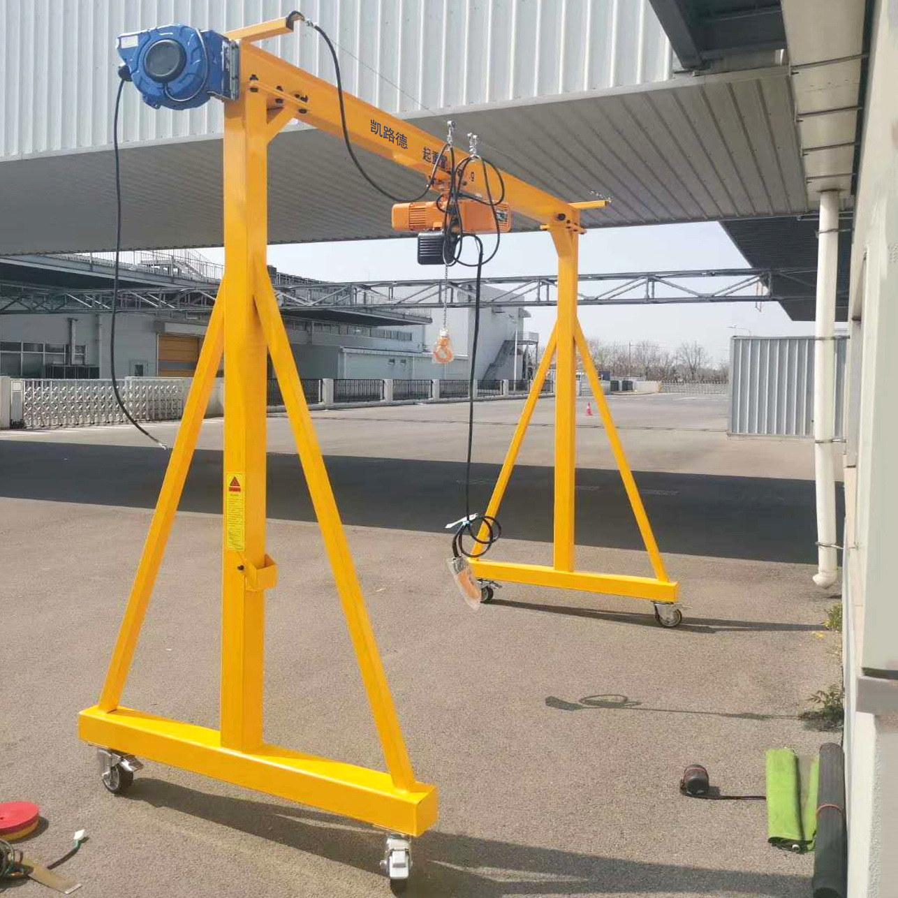 手推轻小型龙门架2t龙门吊架起重机电动门架吊机方便可拆卸厂家