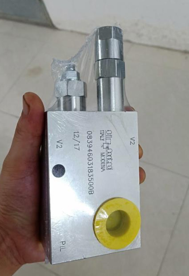 三一泵车平衡阀