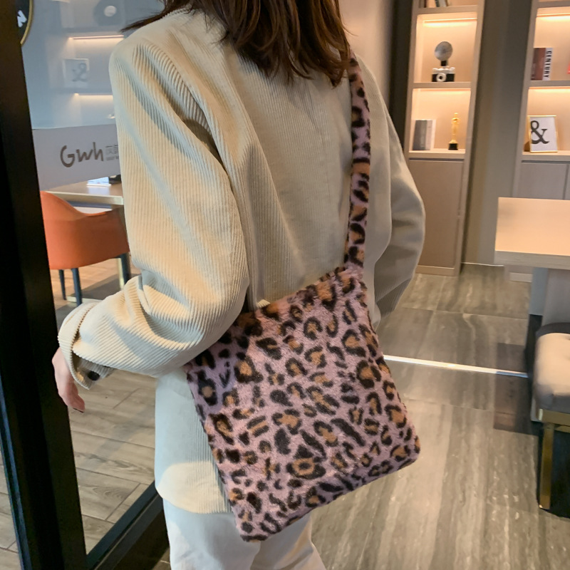 Wholesale 2021 Spring New Korean Style Western Style Shoulder Crossbody Fashion Leopard Print Furry Pocket Women's Bag