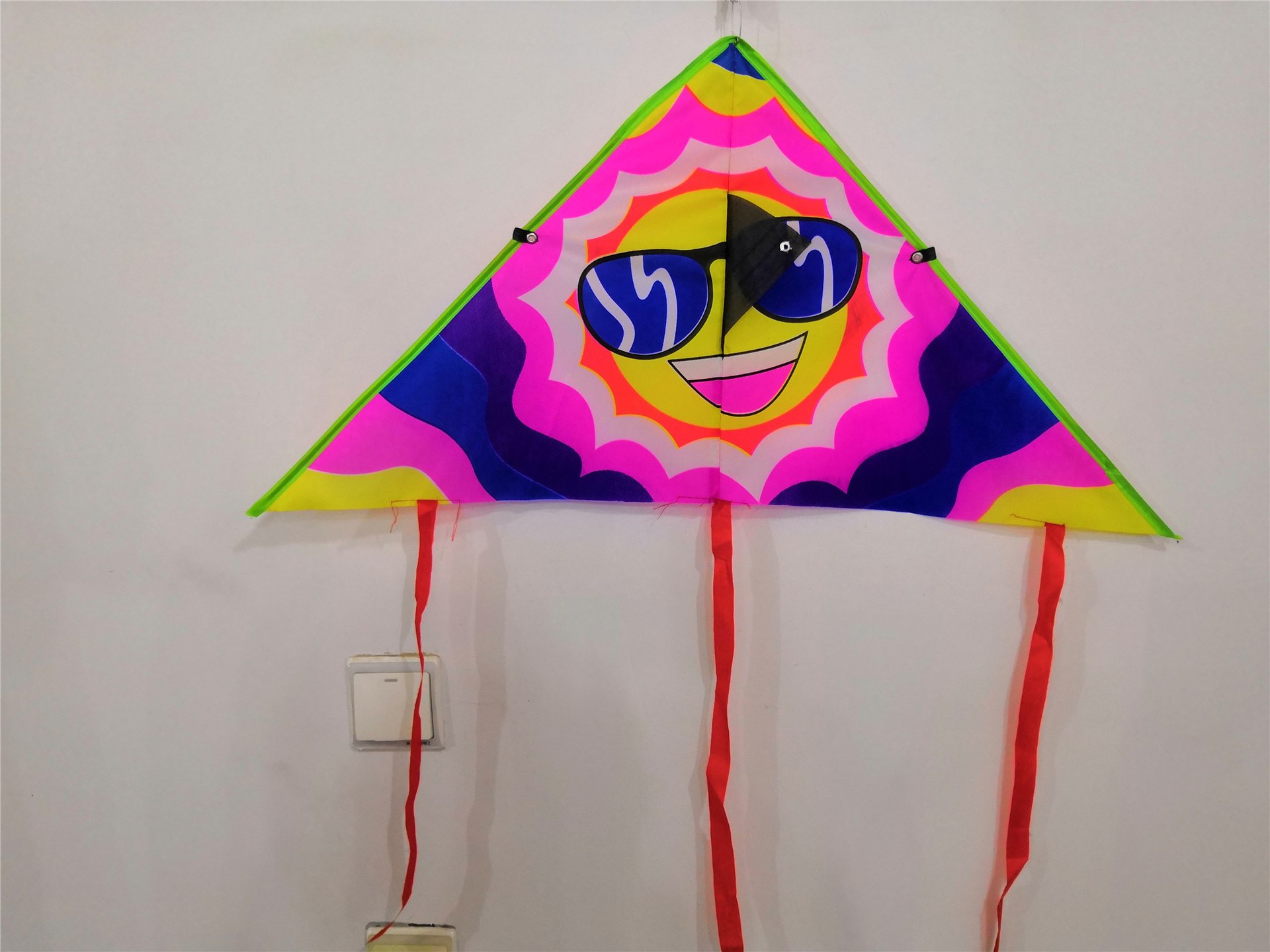 80cm三角风筝 潍坊风筝儿童新款卡通小风筝 微风易飞厂家风筝批发