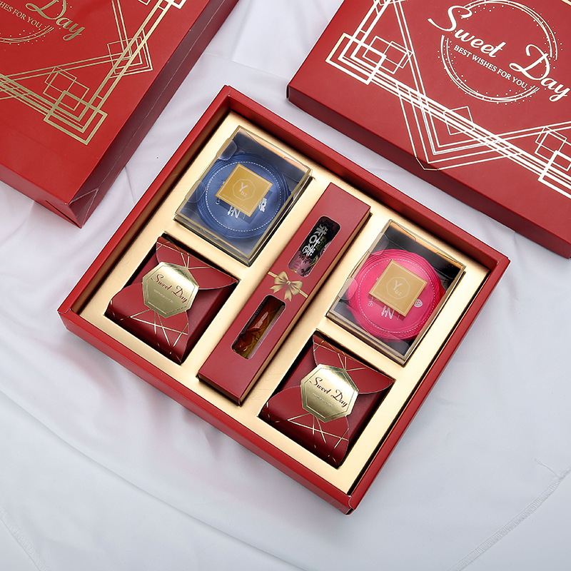 2019新款 创意伴手礼 结婚喜糖盒婚庆礼盒伴郎伴娘回礼盒结婚套装