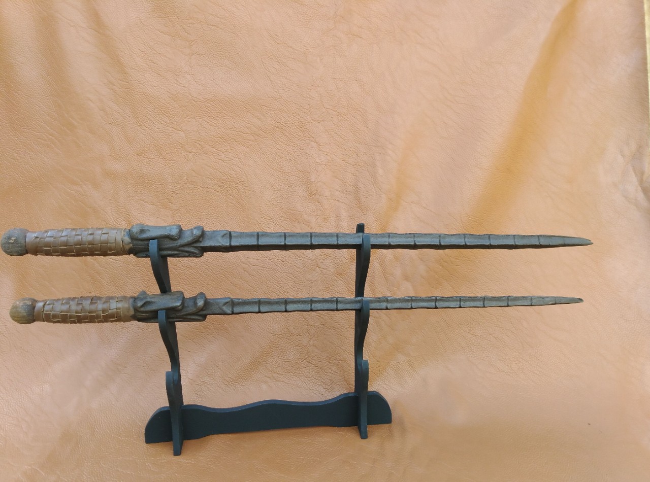 鱼骨鞭古代老兵器秦琼双锏