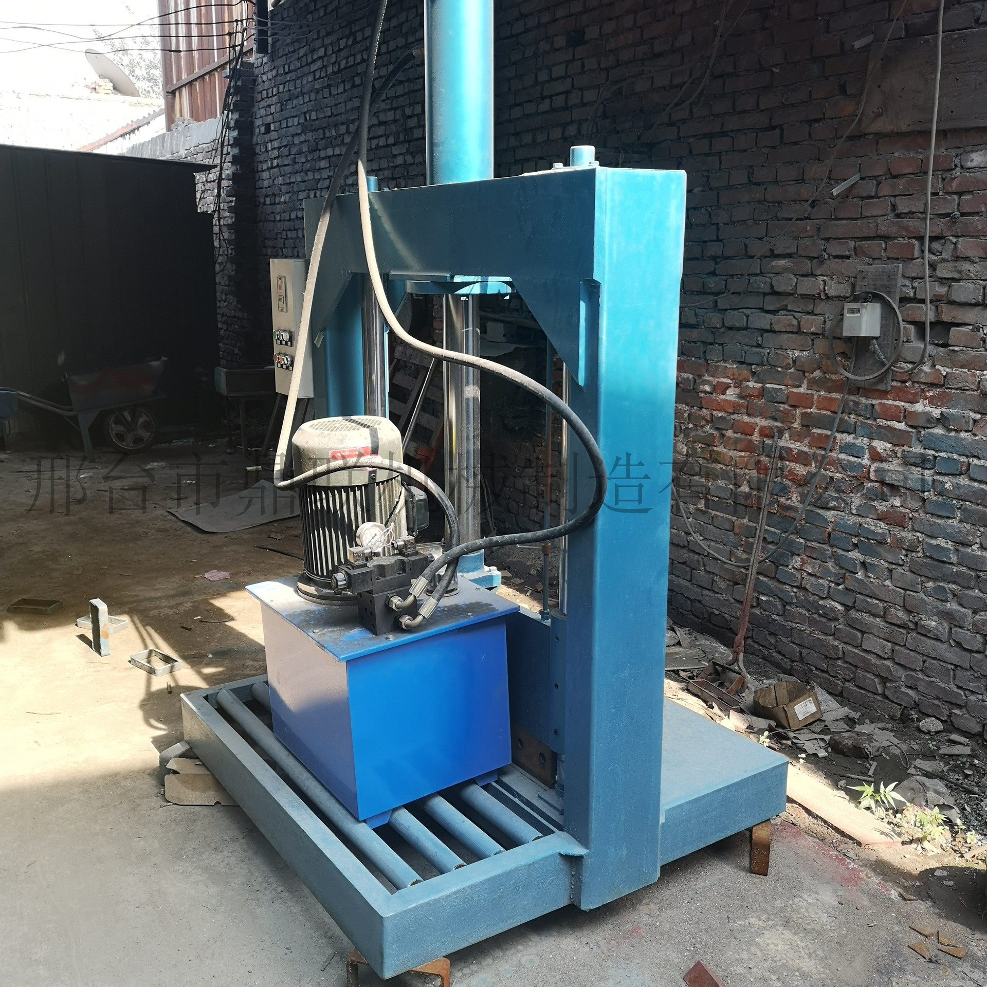 橡胶液压裁剪机 丁晴橡胶龙门切胶机 塑料桶液压切刀-阿里巴巴