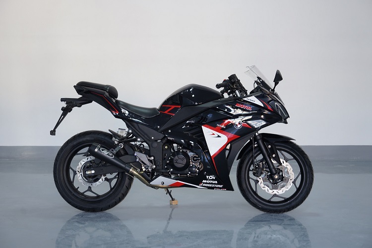 国四电喷v6小忍者r35摩托车跑车双缸400cc水冷趴赛重型机车