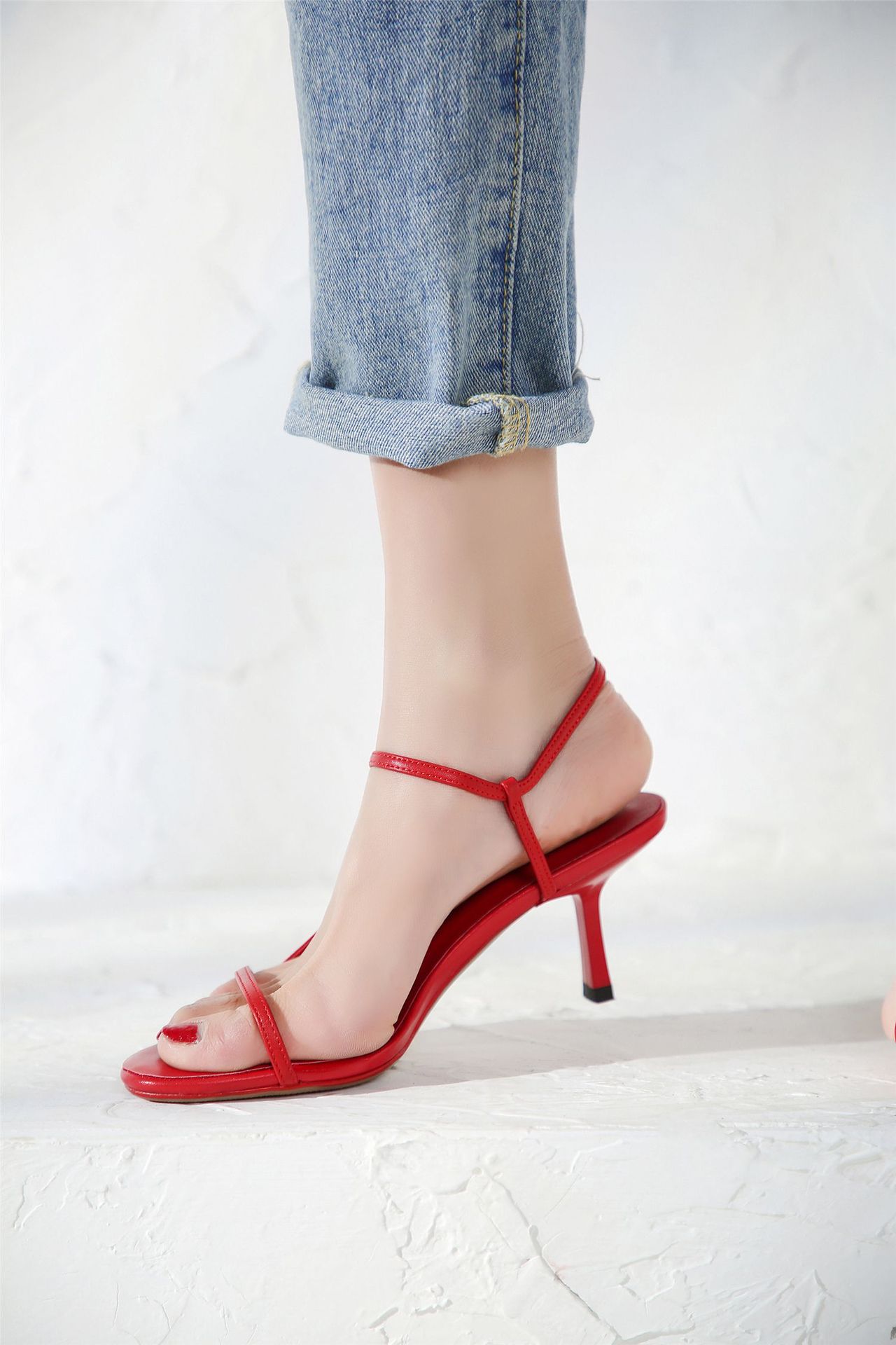 2021夏时尚舒适高跟凉鞋女舒适一字带细带子细跟性感简约露趾凉鞋